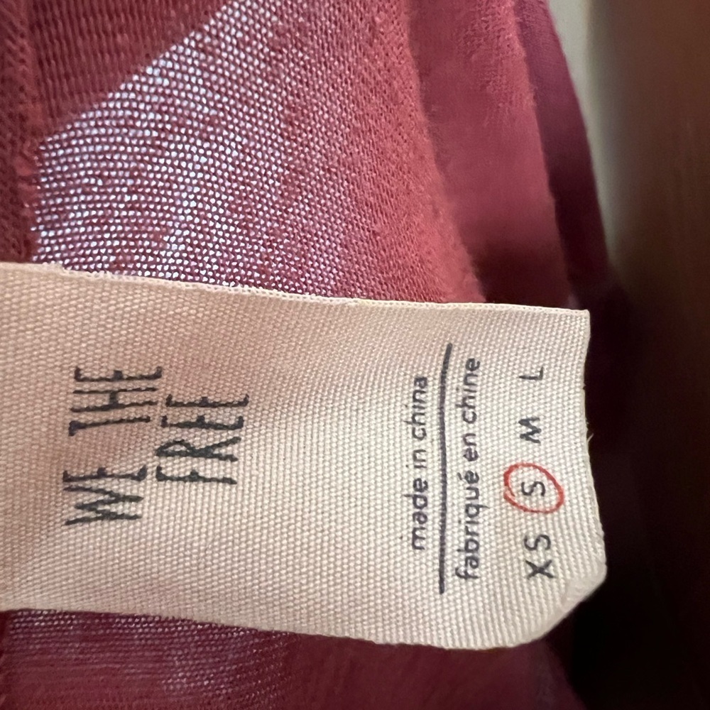 We the Free women’s sleeveless plum color tunic with snaps small - Picture 6 of 7